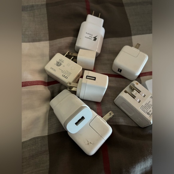 9 usb charger boxes (variety) - Picture 2 of 3